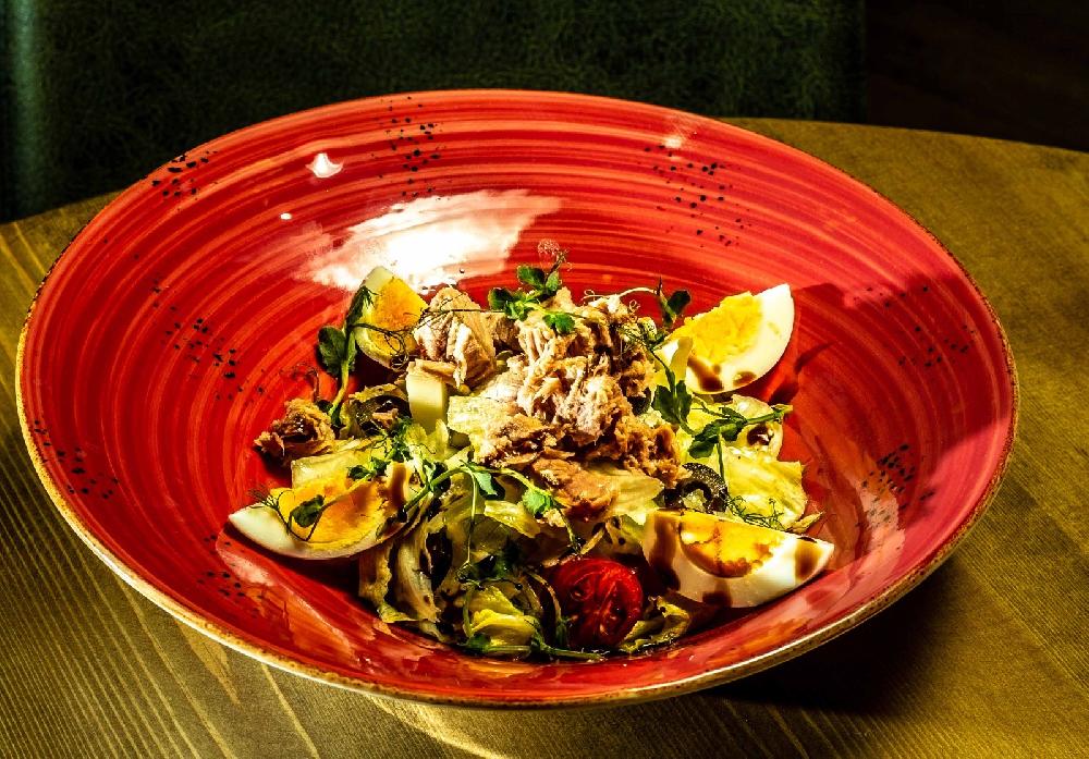 Tuna balıq salatı  