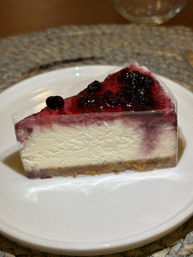 Orman meyvəli cheesecake