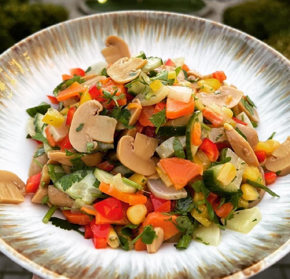 Göbələk salatı 