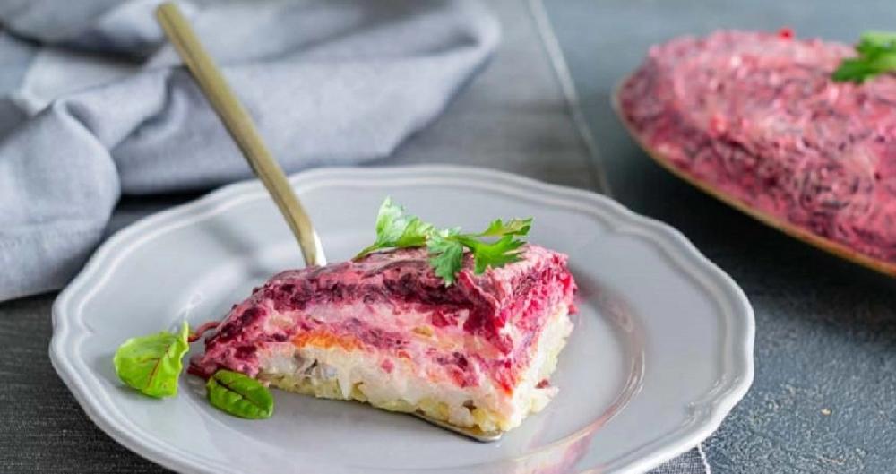 Balıqlı şuba salatı