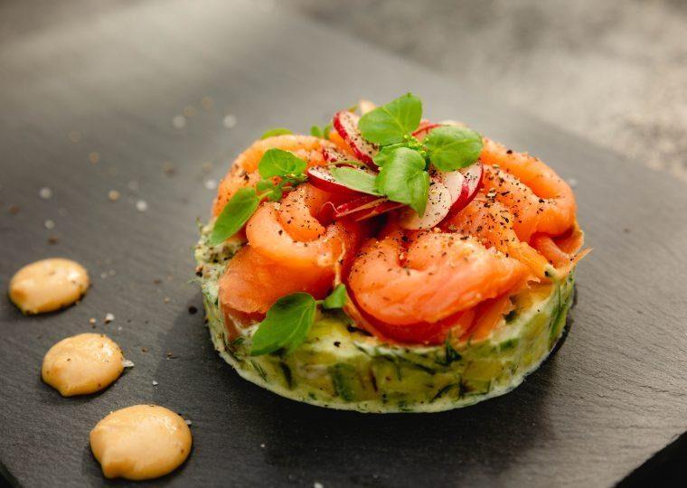 Avokado ilə qızılbalıq