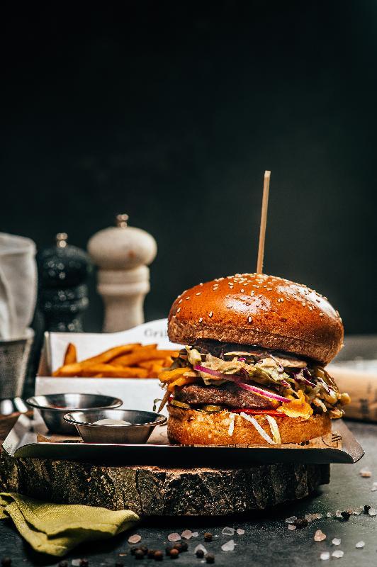 Special Vegetarian Cheeseburger (Beyond Meat)