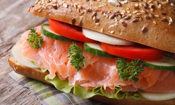 Smoked salmon sandwich 