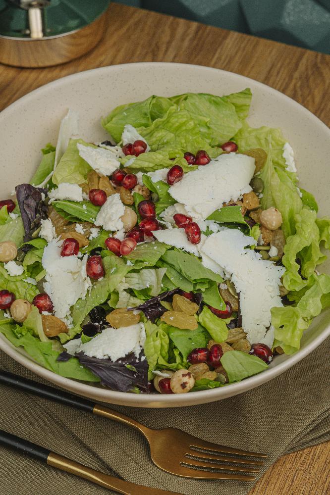 Tulum pendirli yaşıl salat 