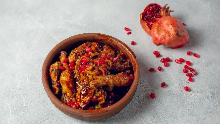 Toyuq övrüştə (bütov)