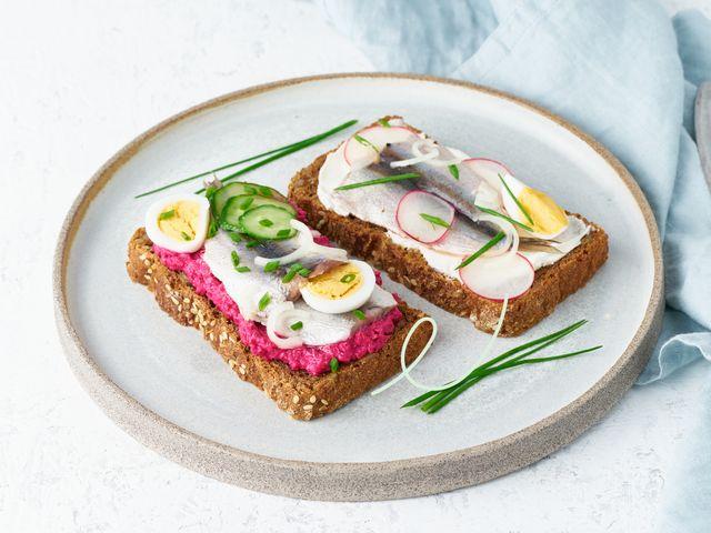 Siyənək və kimçi ilə buterbrod