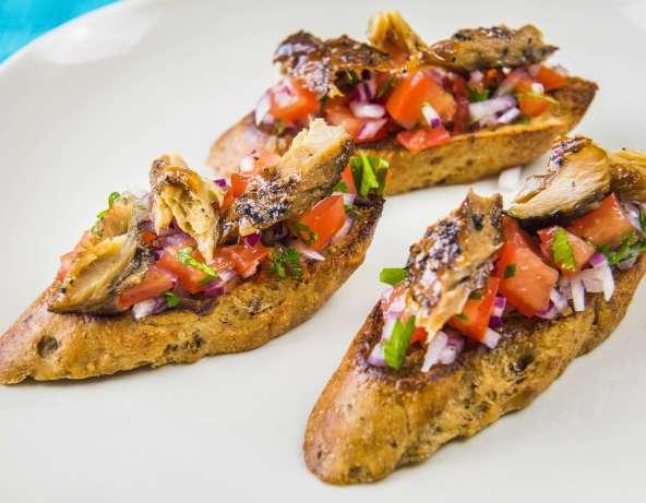 Buterbrod skumbriya ilə