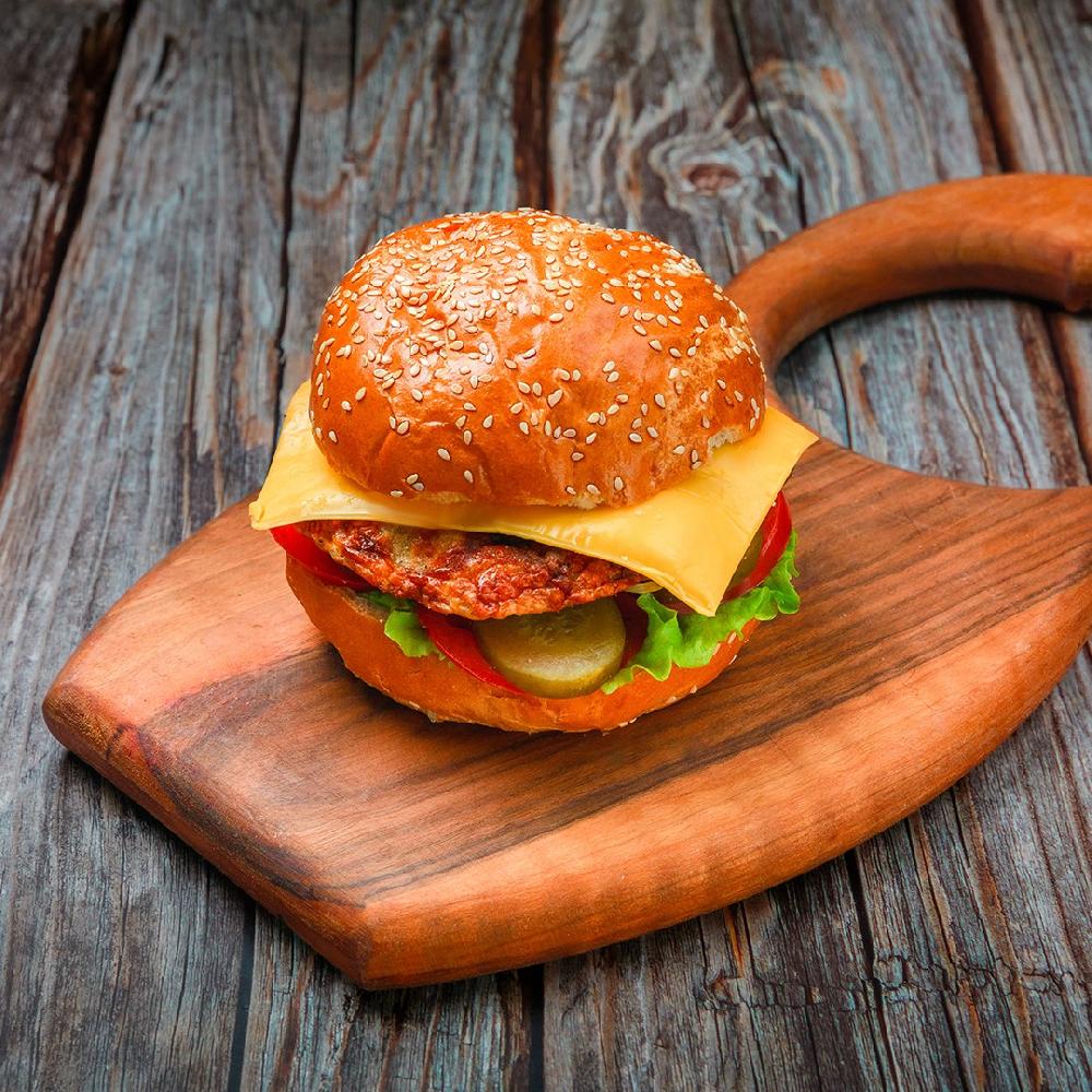 Toyuq cheeseburger