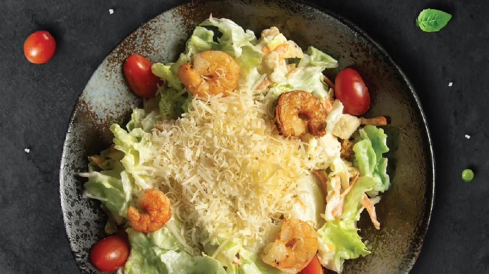 Sezar salatı krivetka ilə