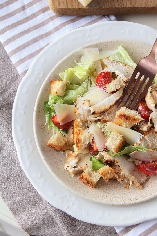 Sezar salatı