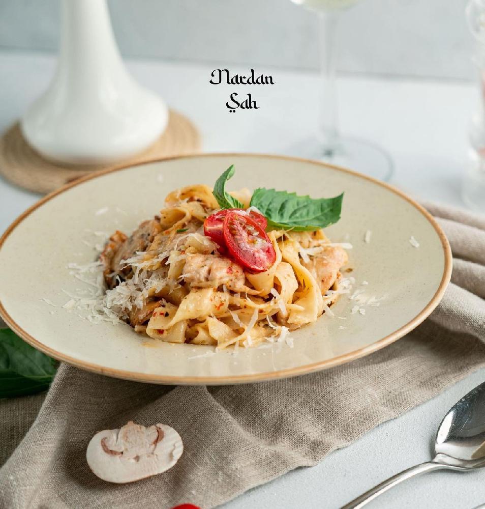 Fettuccine Alfredo