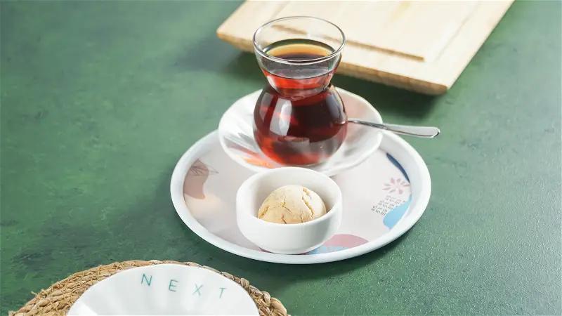 Demleme Türk Çayı (stəkan)