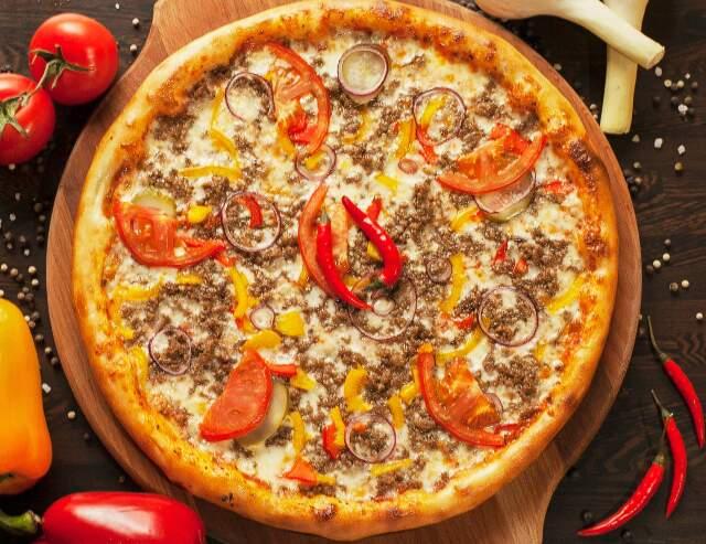 Acılı ət meksikan pizza