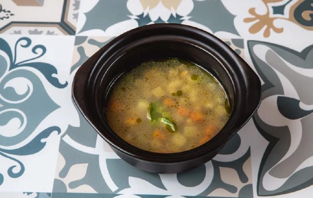 Minestrone tərəvəz şorbası