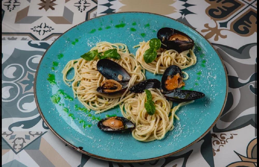Spagetti midye ilə