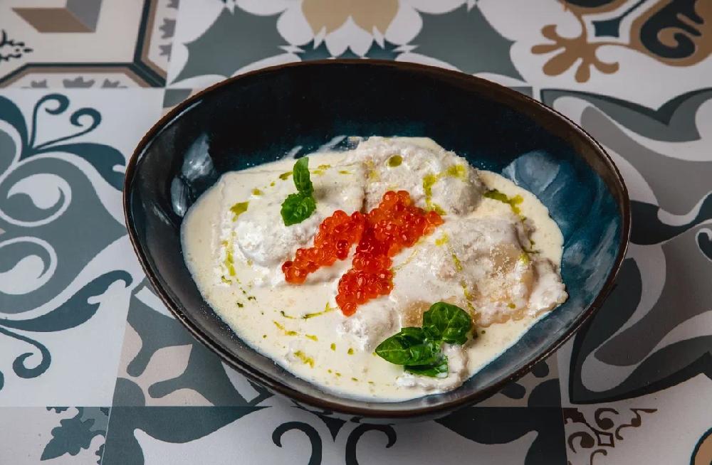 Ravioli balıq və qırmızı kürü ilə