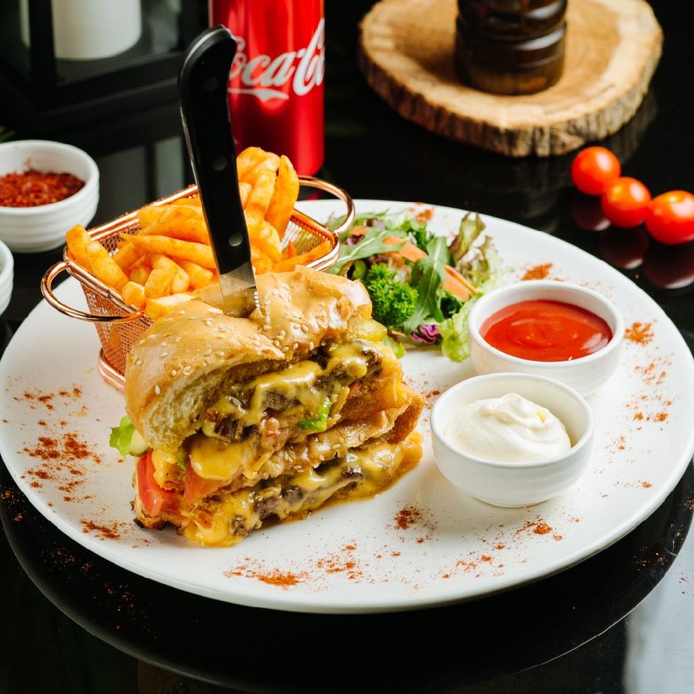 Steyk burger (Fri ilə)