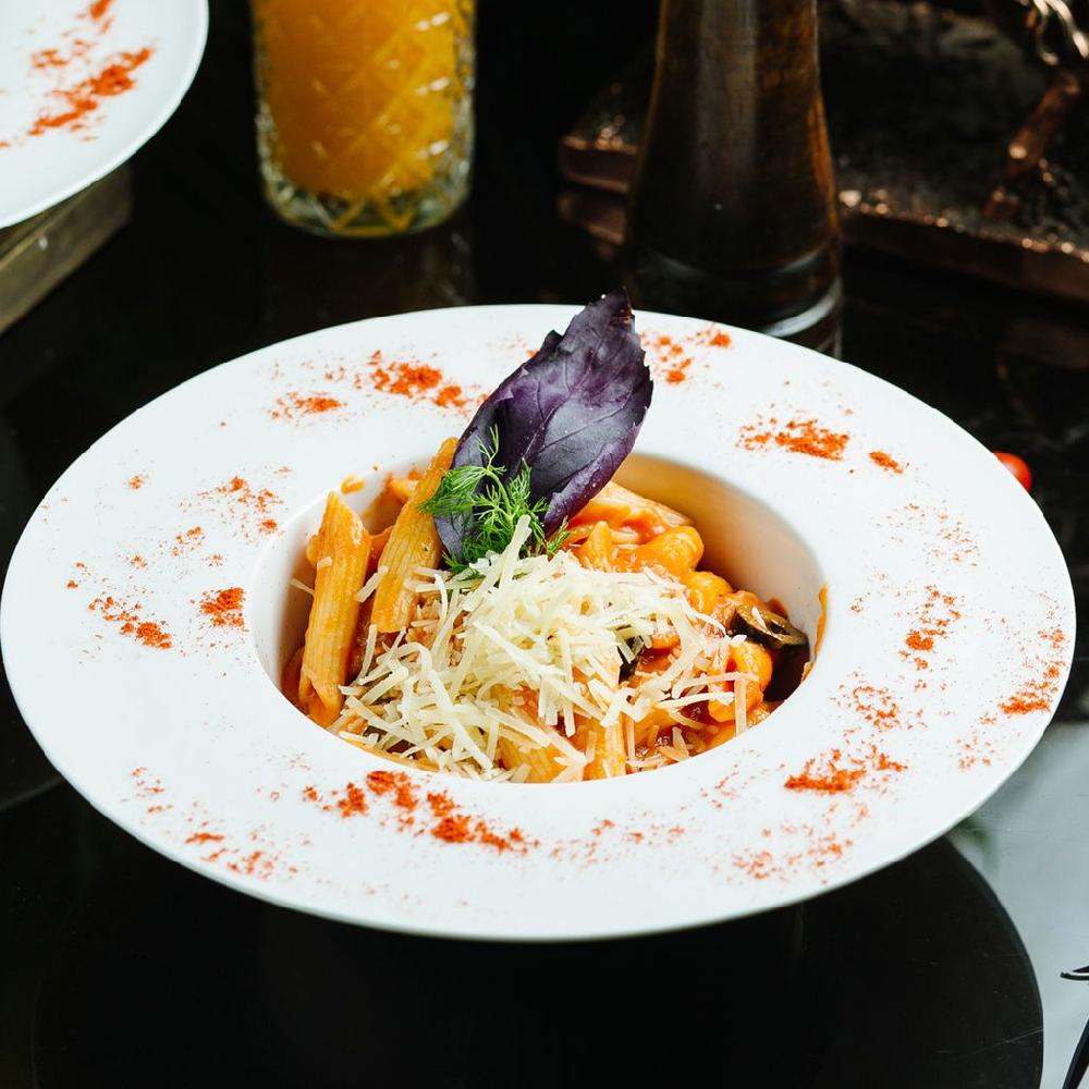Penne arabiata (vegetarian)
