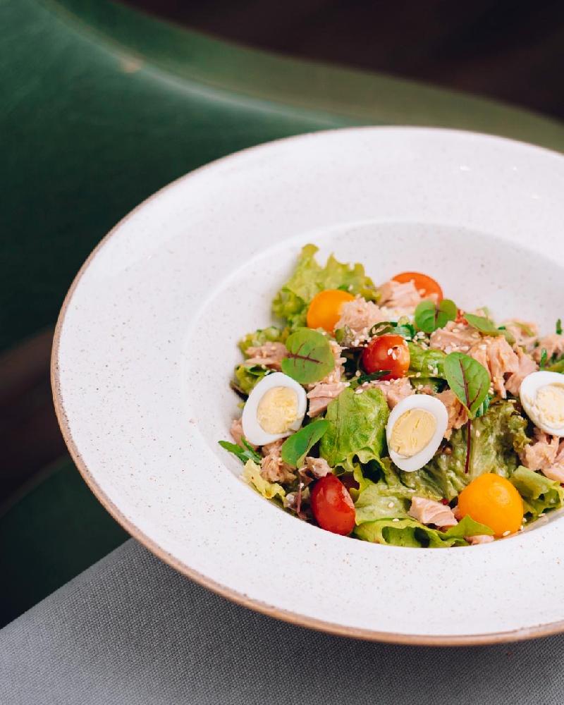 Tuna balığı salat 