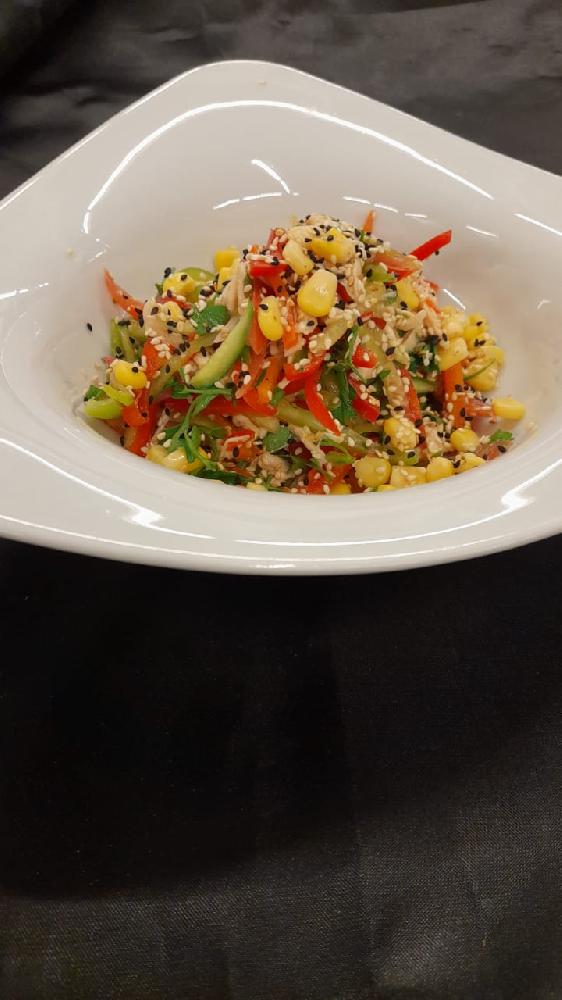 Toyuq Salatı 