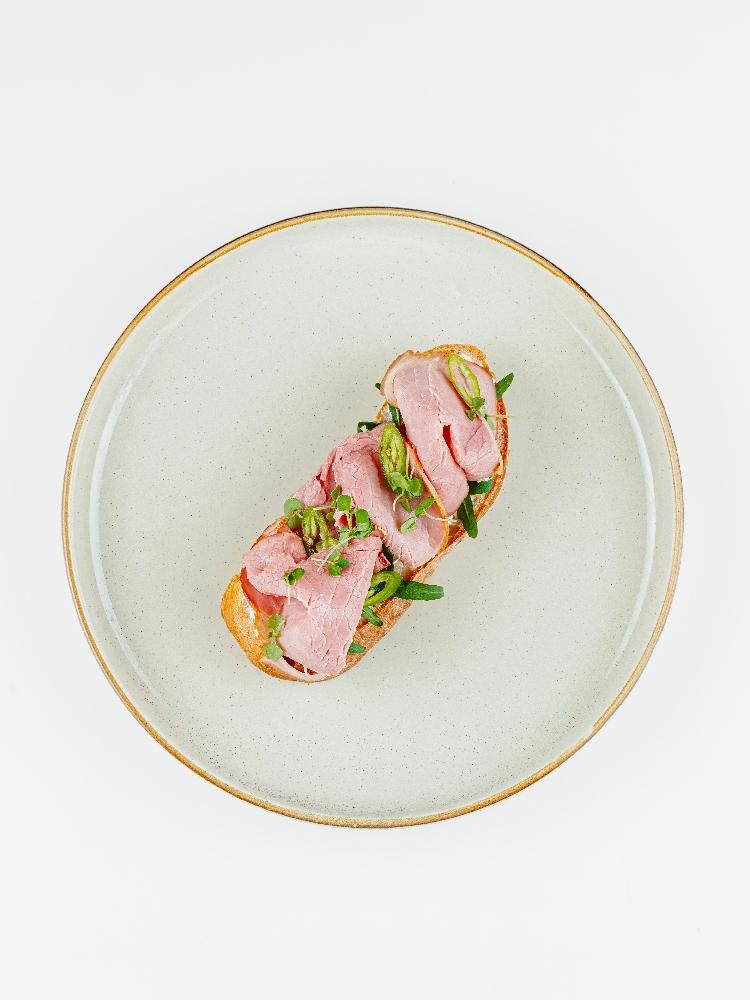 BRUSCHETTA WITH SMOKED BEEF