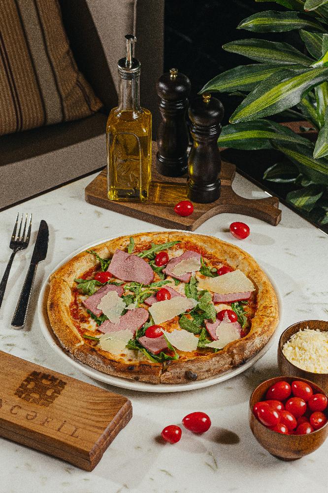 HİSƏ VERİLMİŞ QABIRĞALI PIZZA 