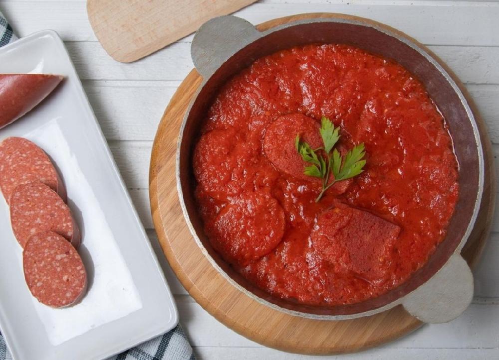Krakov kolbasa pomidor sousunda 