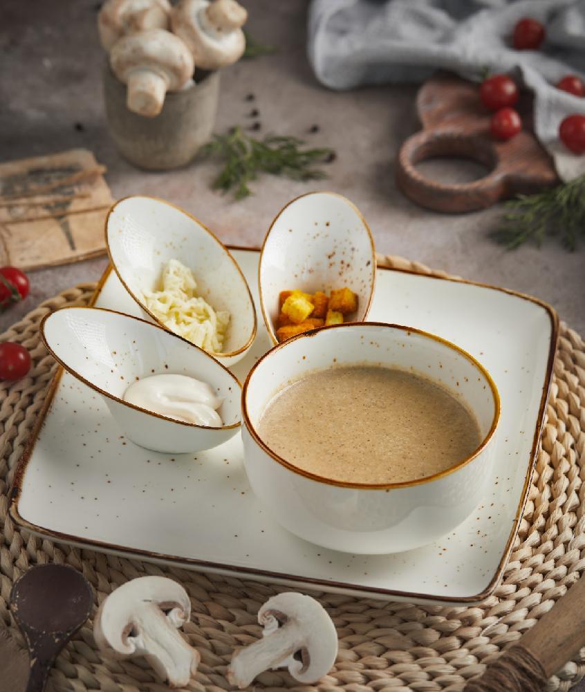 Qaymaqlı göbələk şorbası