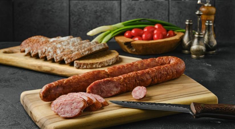 Kolbasa -hisə verilmiş (ovçu)