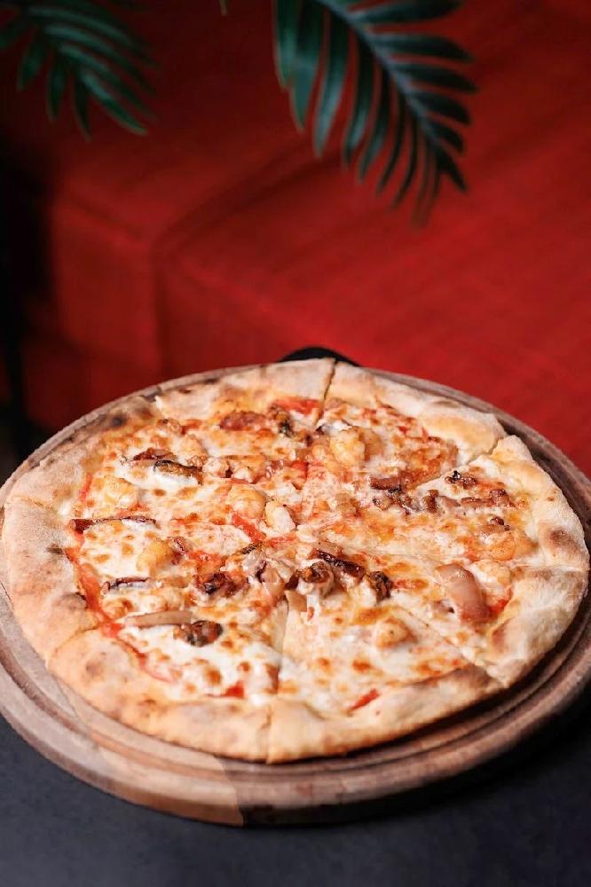 Dəniz  məhsullu pizza
