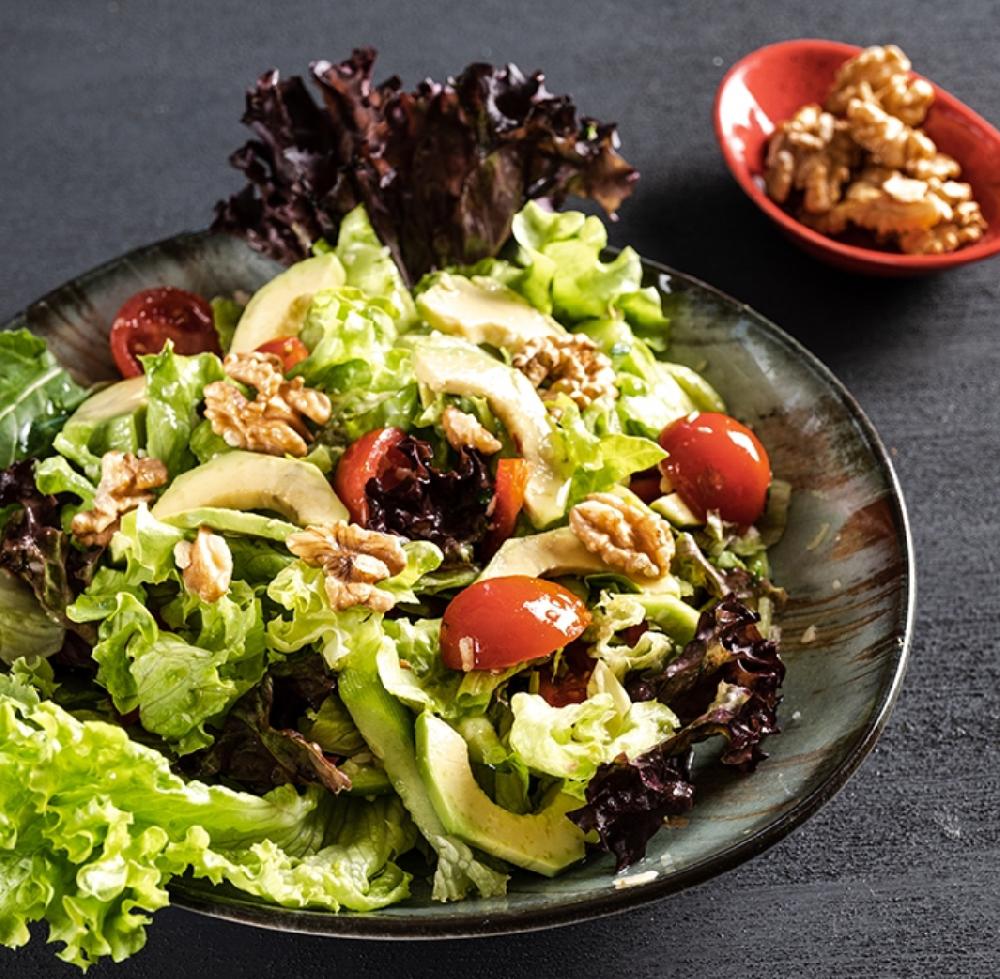 Avokado salatı