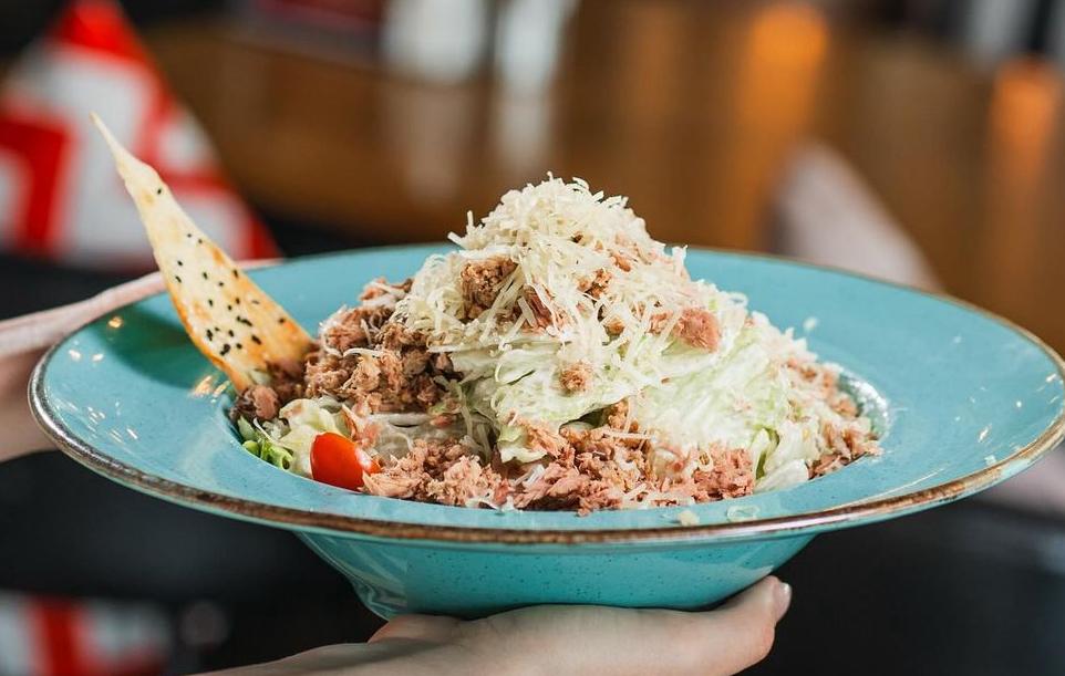 Sezar Tuna Balığı Salat