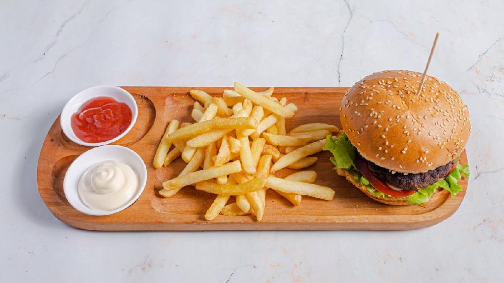 Mini burger kartof fri ilə