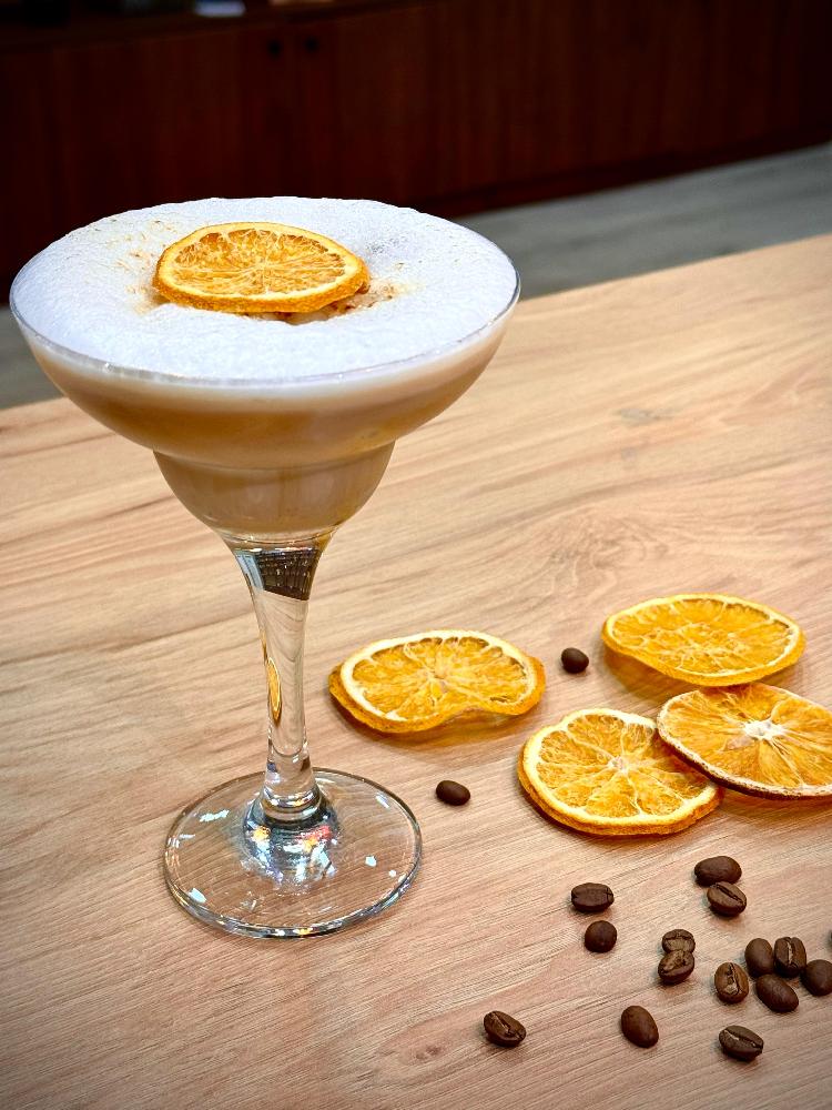 Iced Spanish latte M