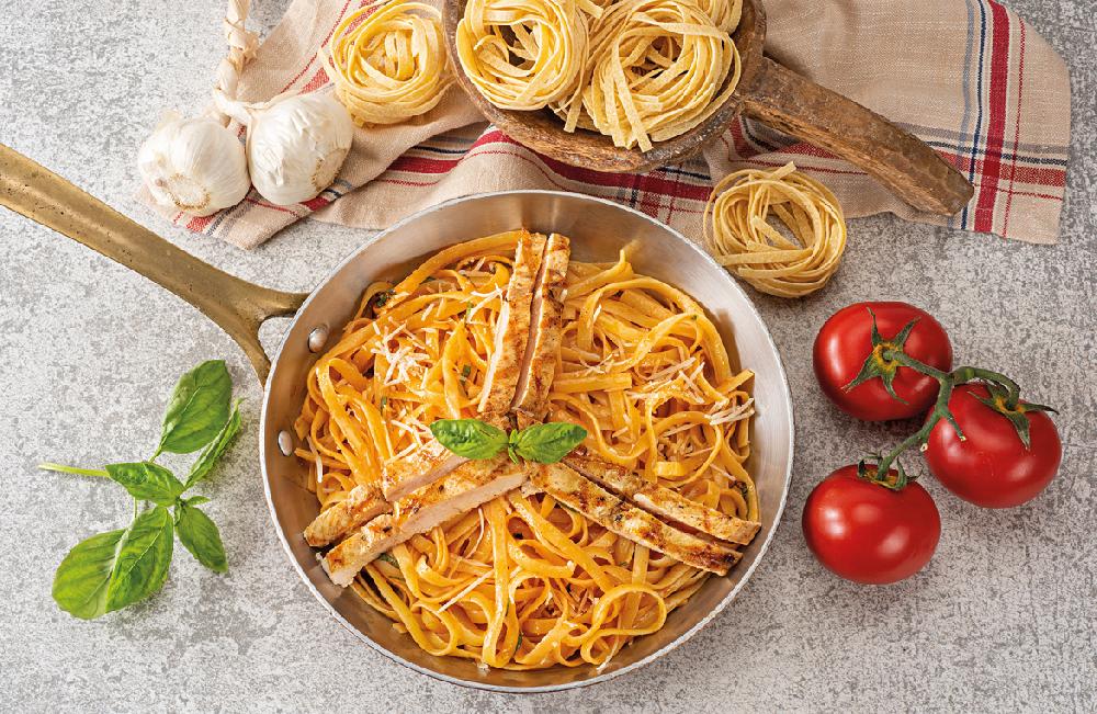 Pomidor Souslu Toyuq Fettuccine 