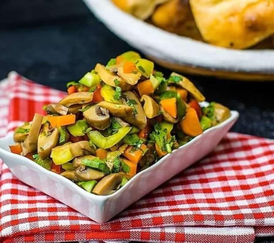 Göbələk salatı