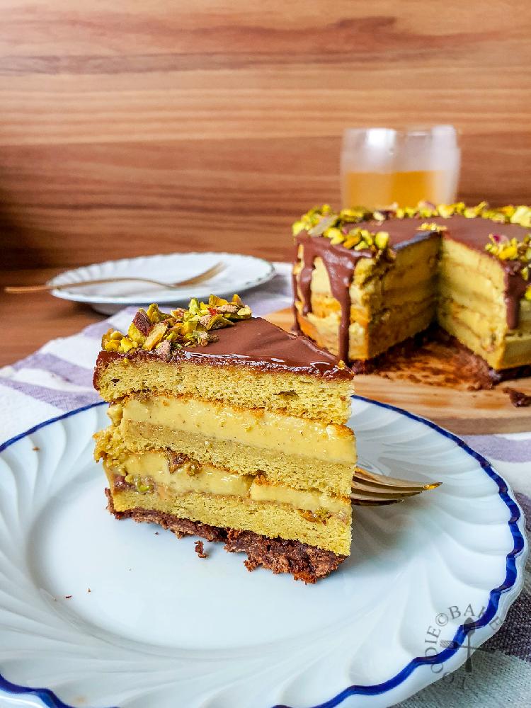 Pistachio pralin cake 