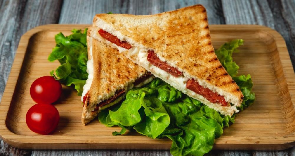SUCUKLU KAŞARLI TOST