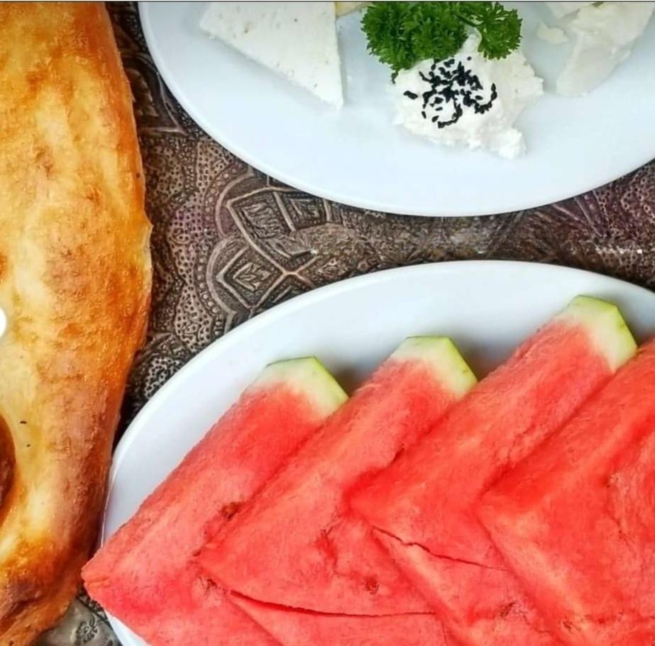 Qarpız+Pendir+Çörək 
