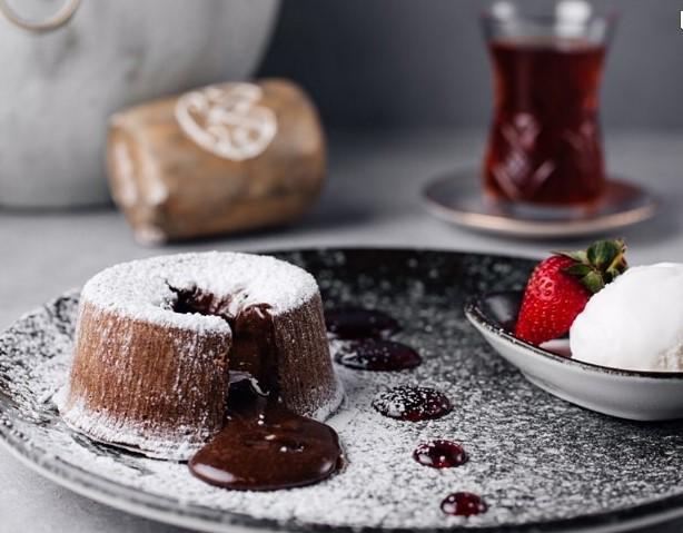 CHOCOLATE LAVA CAKES