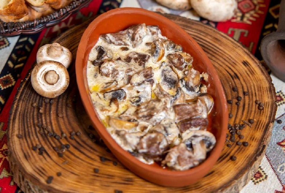 Can əti qaymaqlı
