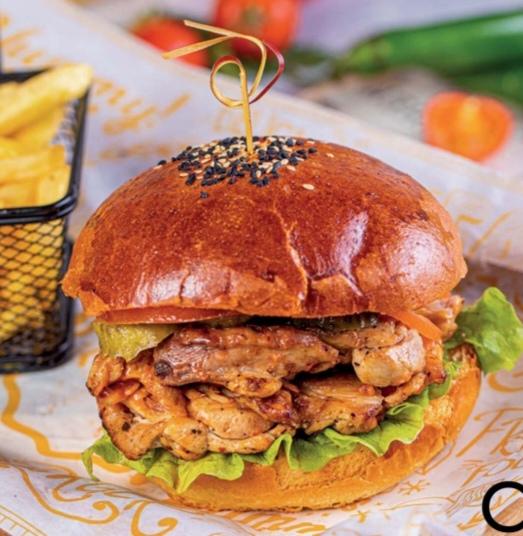 TOYUQ BURGERİ & KARTOF FRÍ