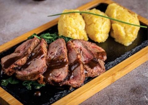 ROAST BEEF TRUFEL SOUSU İLƏ