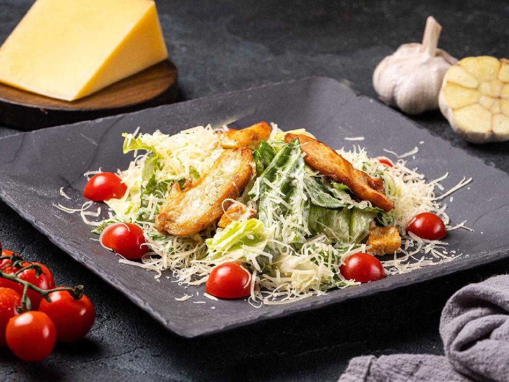 Салат Цезарь с Курицей