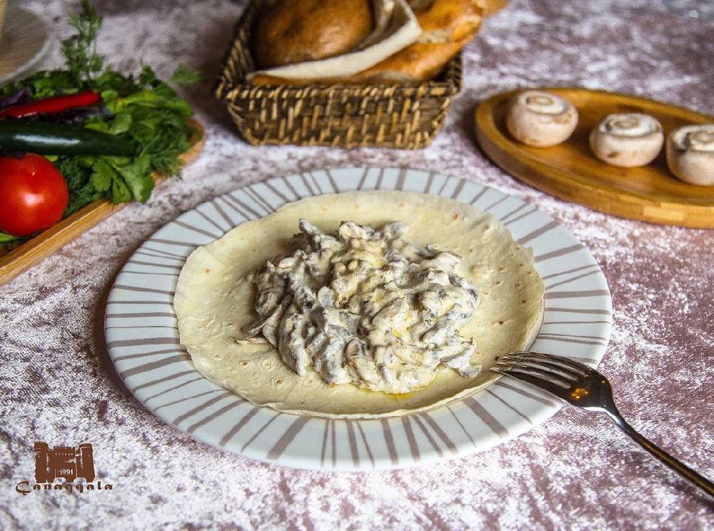 Can əti qaymaqla