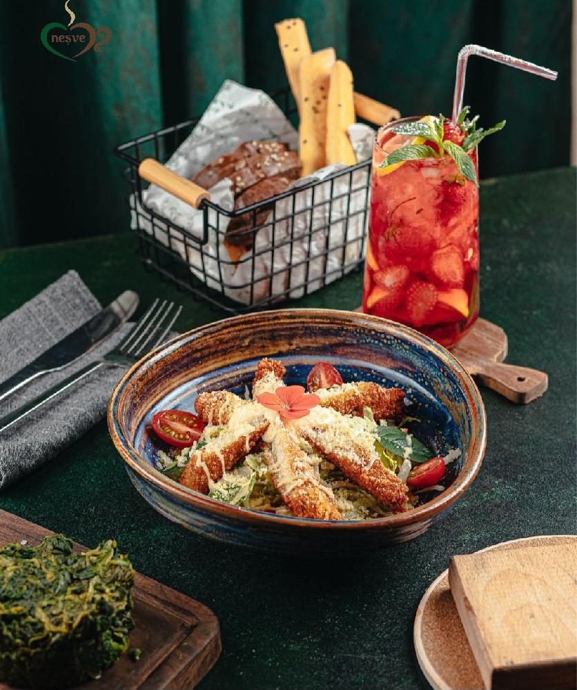 Nuggets Salatı Sezar Sousu ilə 