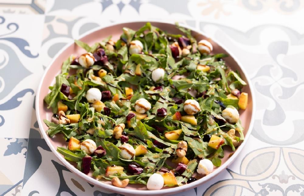 Çuğundur və Kiçik Mozzarella ilə Salat