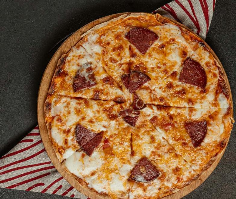 Sucuqlu Pizza