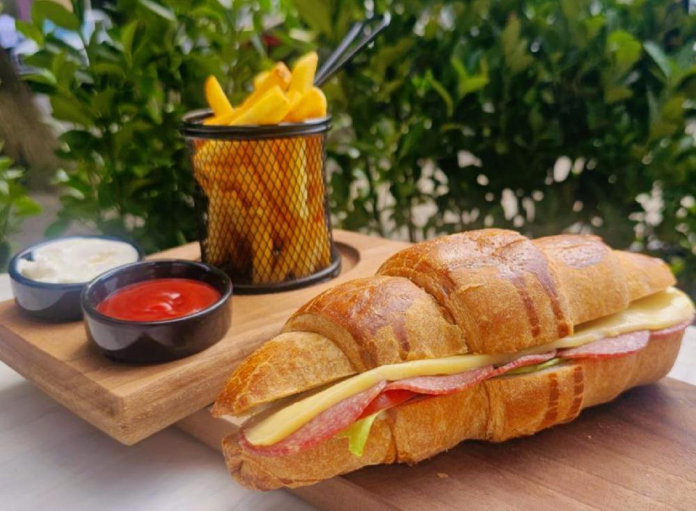 Salami Sandwich