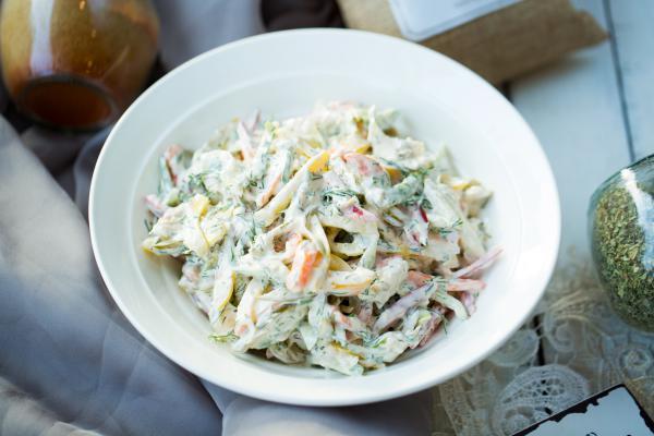 Toyuq salatı
